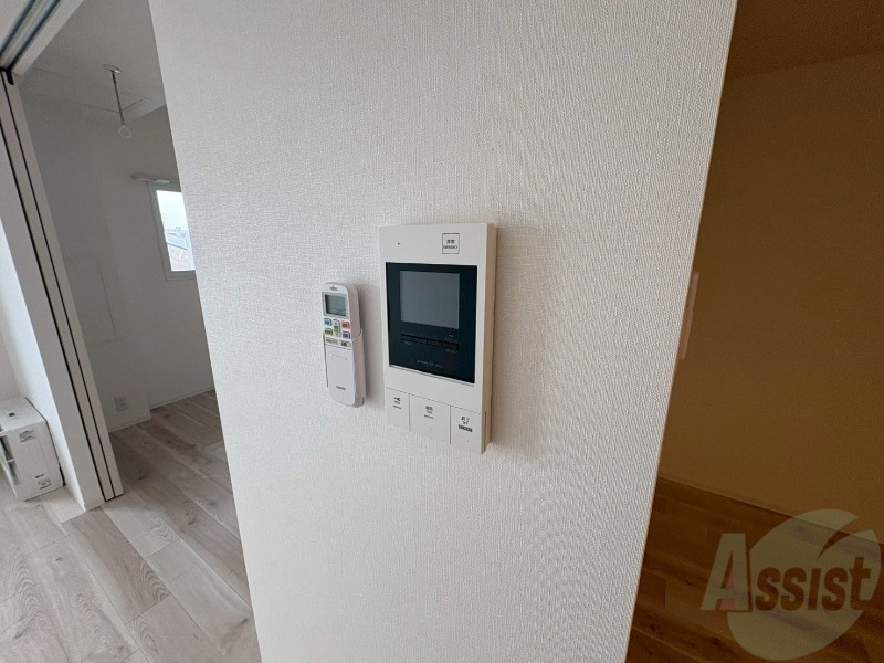 セキュリティ　ＴＶモニター付インターホンです。来客者の顔が見えるので安心！