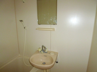 洗面設備　浴室内に洗面台付！