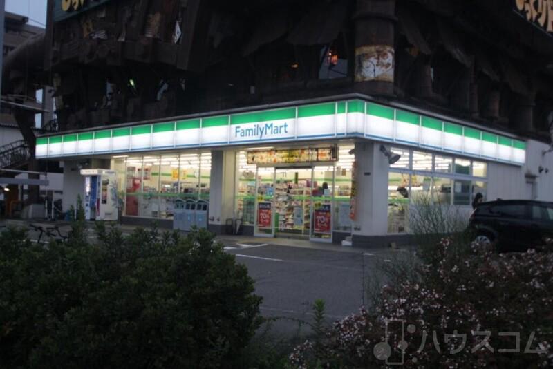 コンビニ　ファミリーマート塚西店（コンビニ）まで386m