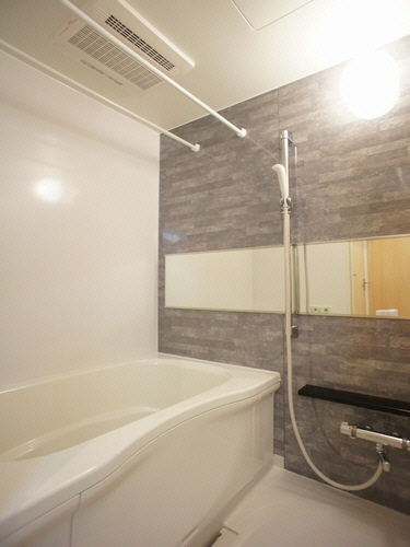 バス・シャワールーム　追い焚き給湯＆浴室乾燥機付きのバスルームです！