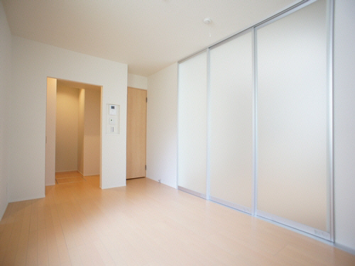 その他部屋・スペース　ＬＤＫ別角度。左奥にキッチンが有ります。