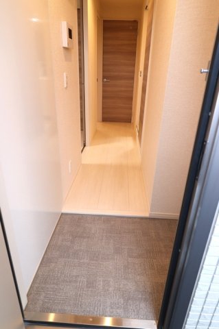 玄関　バルコニーがあります