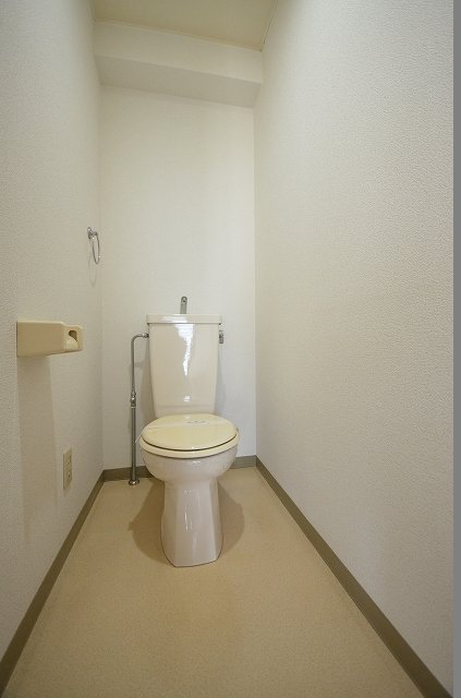 トイレ　別号室の写真です。