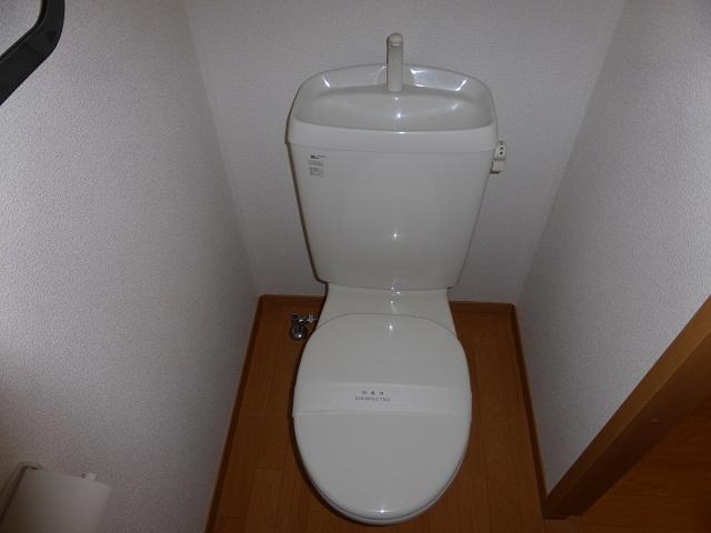 トイレ　清潔感のあるトイレです