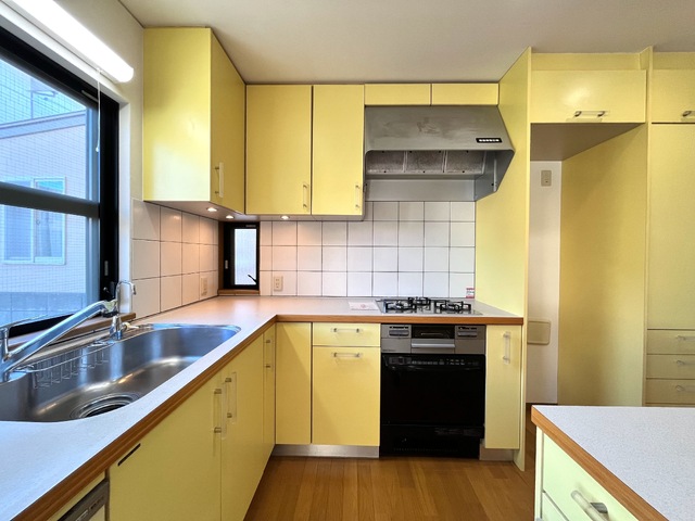 キッチン　オーブン・浄水器は設備ではありません。