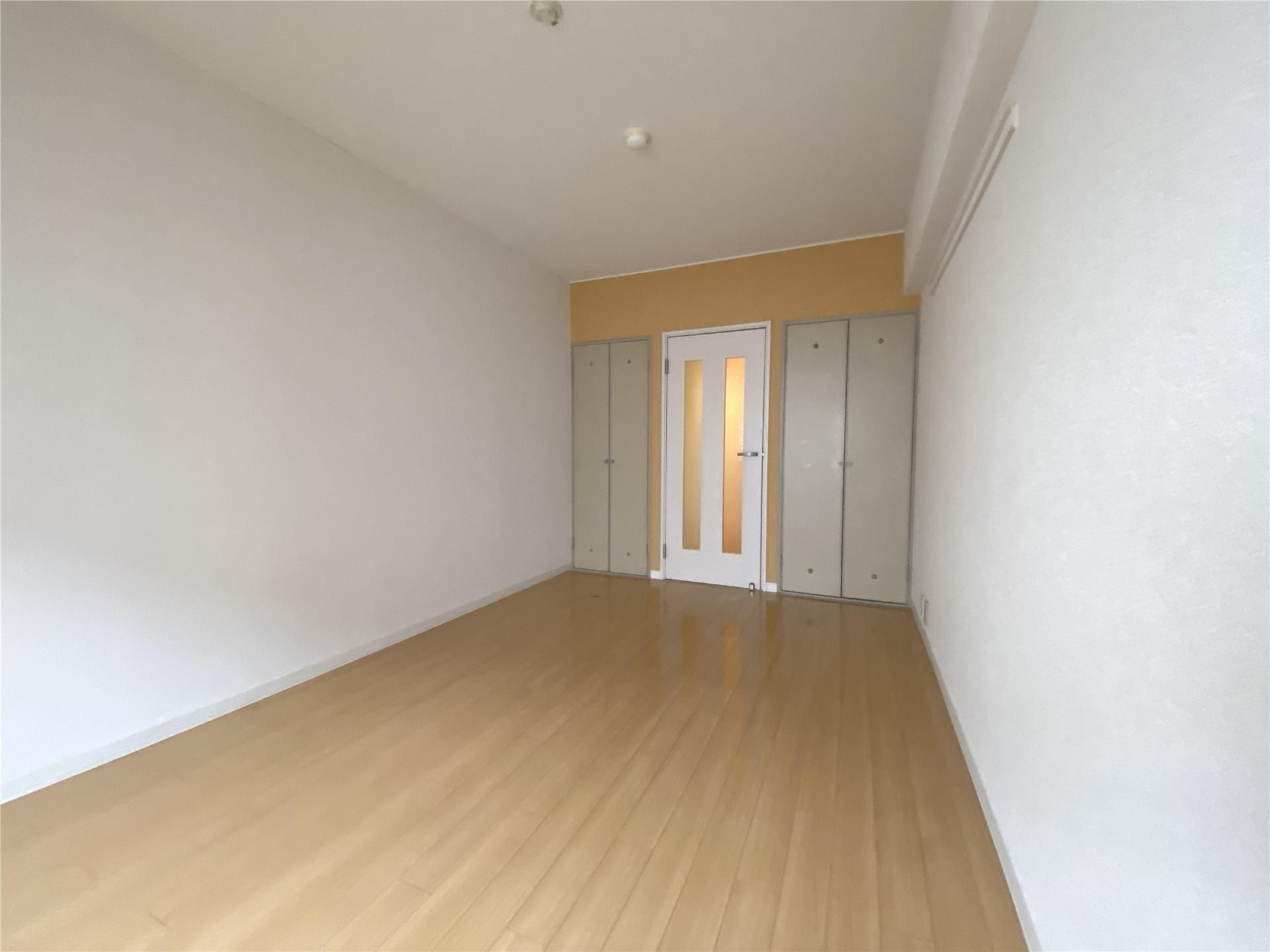 居室・リビング　フローリング７帖の洋室です