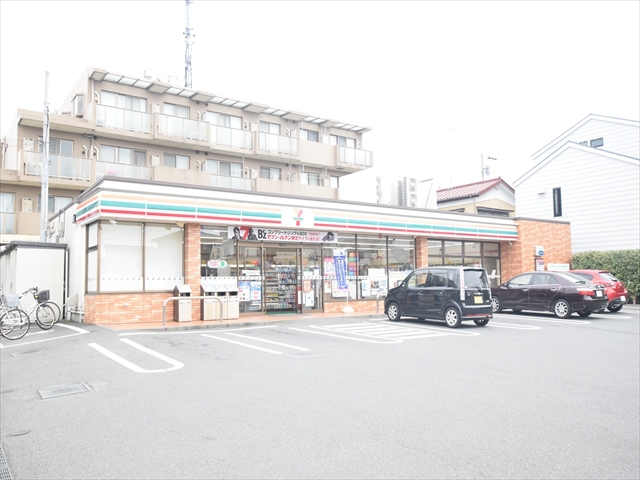 コンビニ　セブンイレブン（コンビニ）まで398m