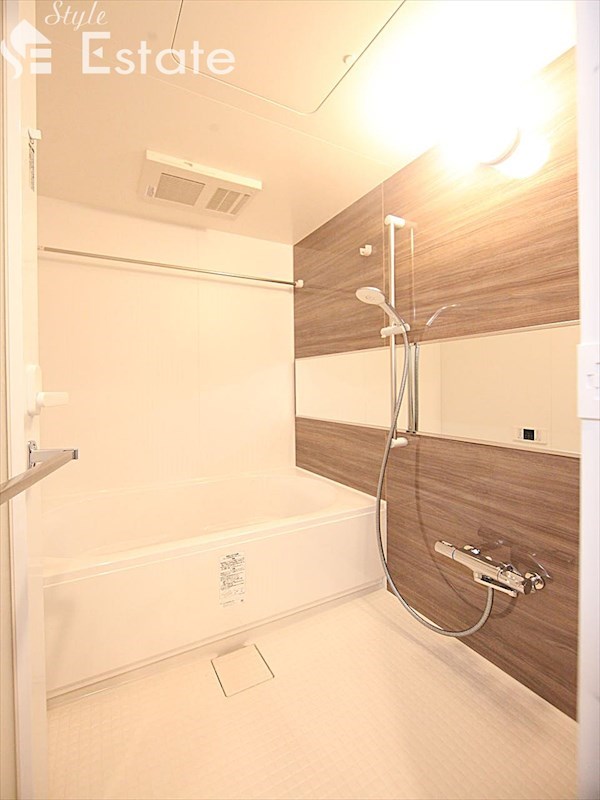 バス・シャワールーム　バスルーム