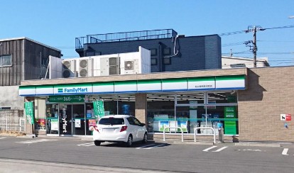 コンビニ　ファミリーマート 名古屋西高校前店（コンビニ）まで478m