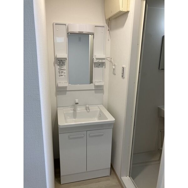 洗面設備　別室の参考写真です。※現況優先