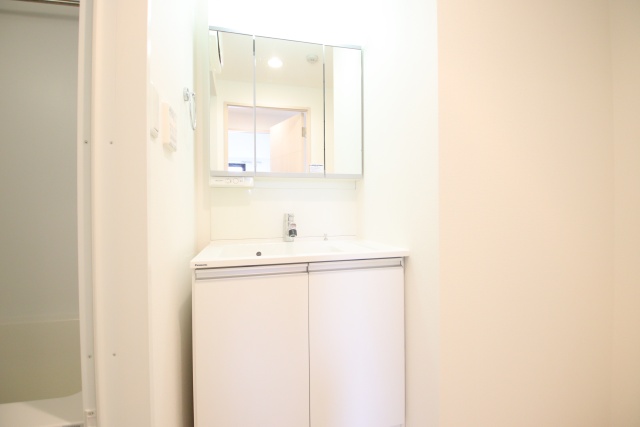 洗面設備　※別室の参考写真の為、現況優先です。