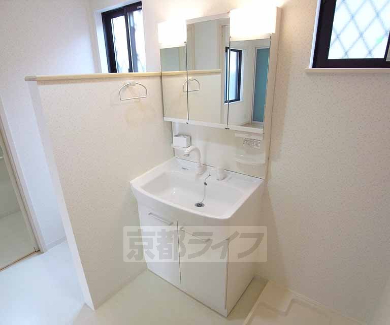 洗面設備　シャンプードレッサー標準装備です。