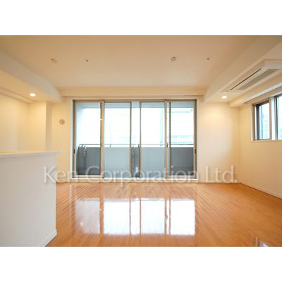 居室・リビング　同タイプ11階のお部屋を撮影。仕様が異なることがあります。