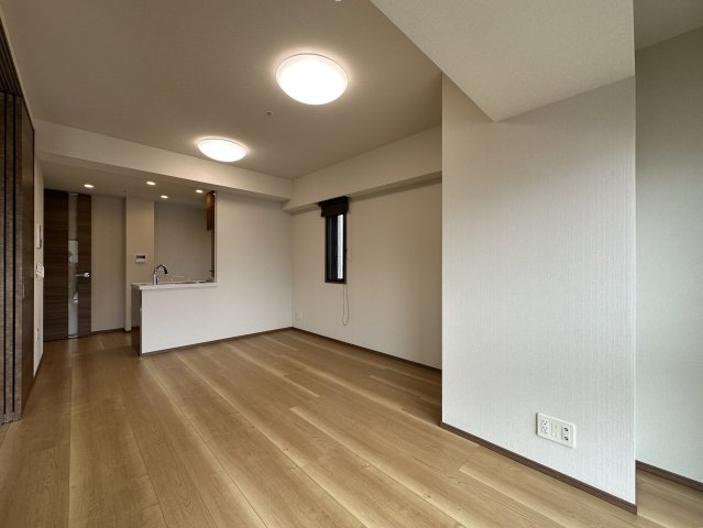 居室・リビング　11帖のLDK☆床暖房つき☆