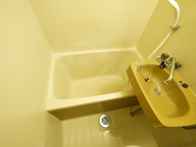 バス・シャワールーム　ゆったり過ごせるお風呂です