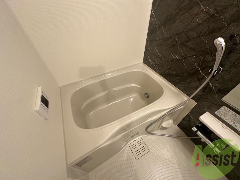 バス・シャワールーム　お風呂は日々の疲れをリフレッシュできる広さがありますね。