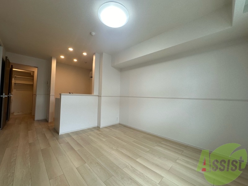 居室・リビング　陽当たりが良く、広々として過ごしやすそうです。