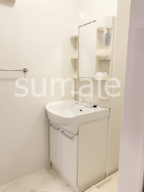 洗面設備　独立洗面台。