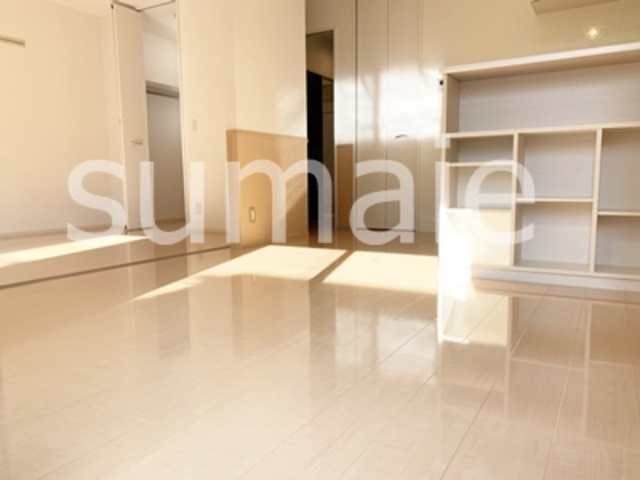 居室・リビング　綺麗で広々としたリビング。