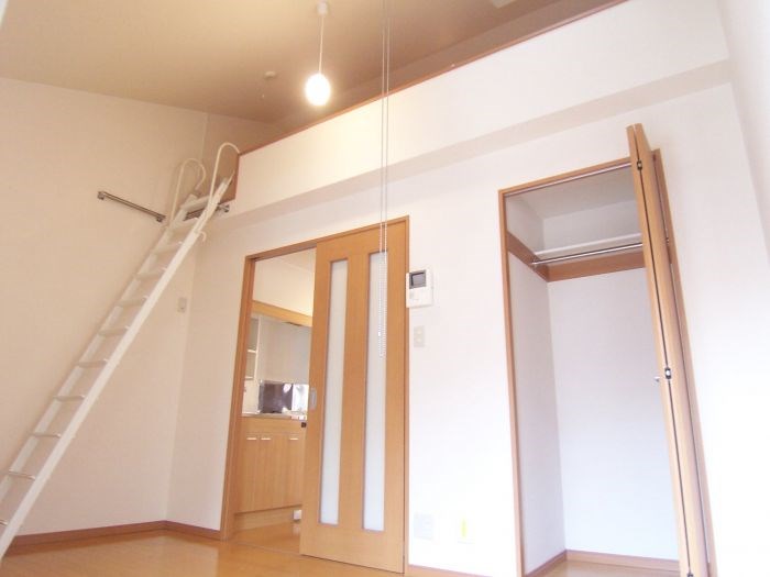 居室・リビング　※別部屋参考写真