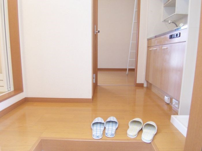 玄関　※別部屋参考写真