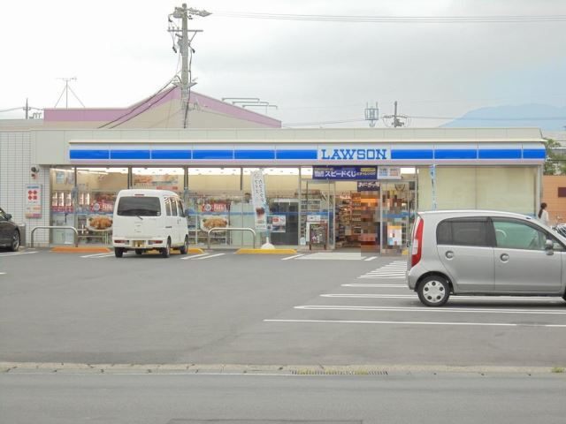 コンビニ　ローソン（コンビニ）まで690m