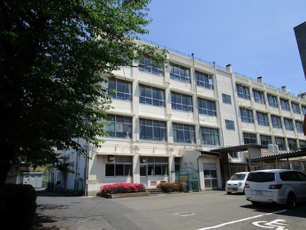 小学校　由木中央小学校（小学校）まで1165m