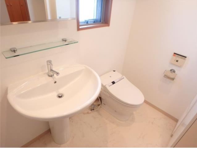 洗面設備　身支度に欠かせない独立洗面台♪