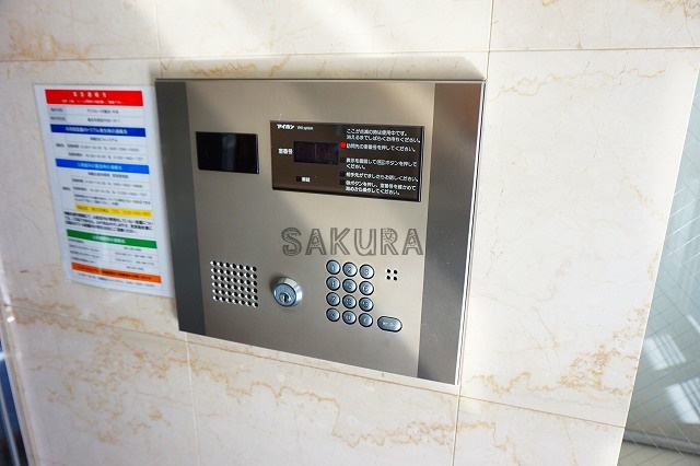 セキュリティ　女性の方でも安心のモニター付きインターフォン♪女性の方でも安