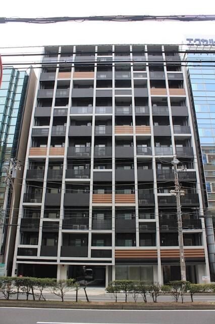 建物外観　デザイナーズ　外観タイル張り　分譲タイプ　外壁コンクリート