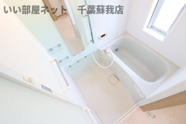 バス・シャワールーム　落ち着いた空間のお風呂です