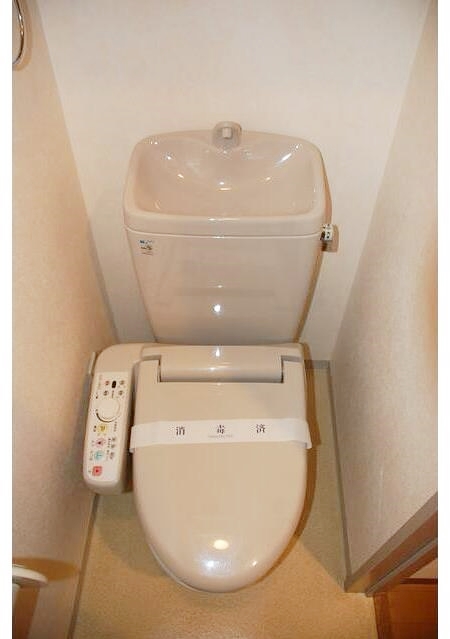 トイレ　落ち着いた色調のトイレです♪
