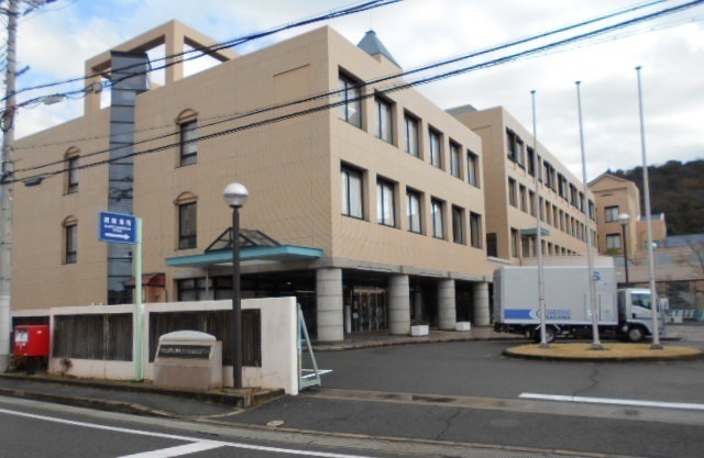 大学・短大　医科大学保健看護学部様（大学・短大）まで160m