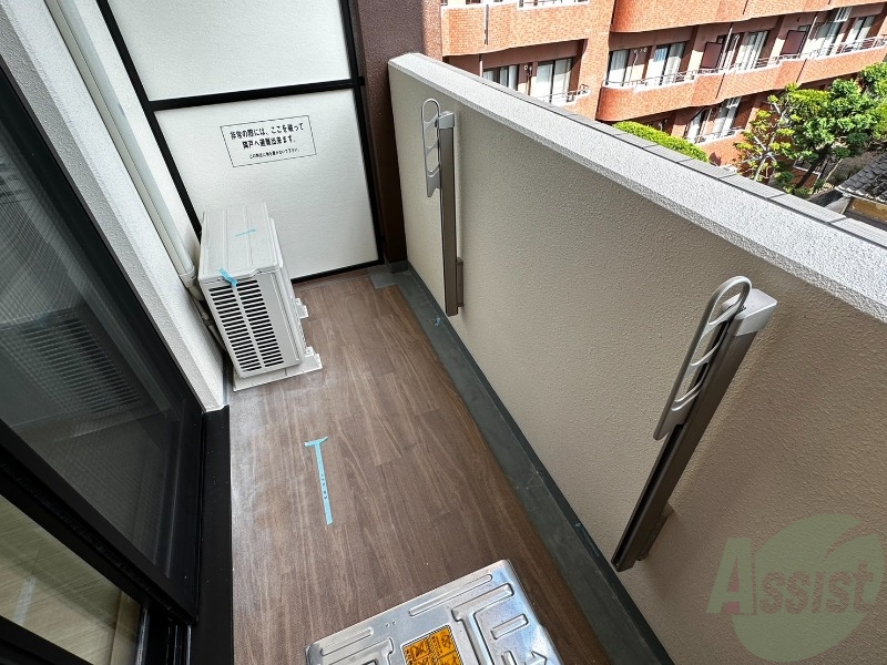 バルコニー　ベランダはよく日が当たり気持ちの良い空間です。