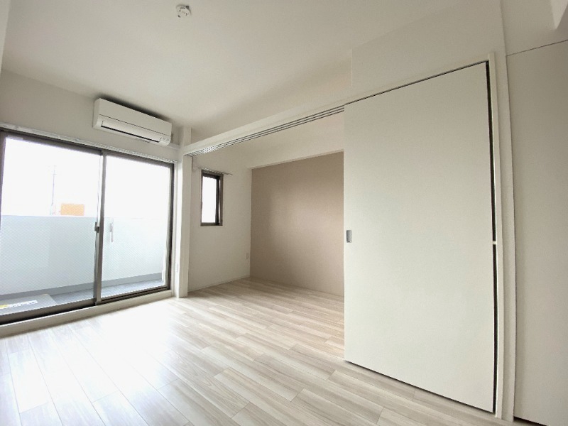 その他部屋・スペース　白を基調にした明るいお部屋です。