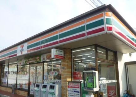 コンビニ　セブンイレブン 藤井寺岡2丁目店（コンビニ）まで738m