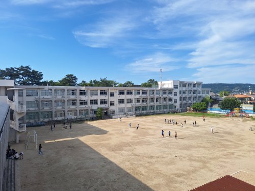 小学校　藤井寺西小学校（小学校）まで257m