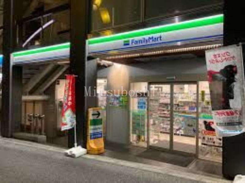 コンビニ　ファミリーマート恵比寿駅東店（コンビニ）まで120m