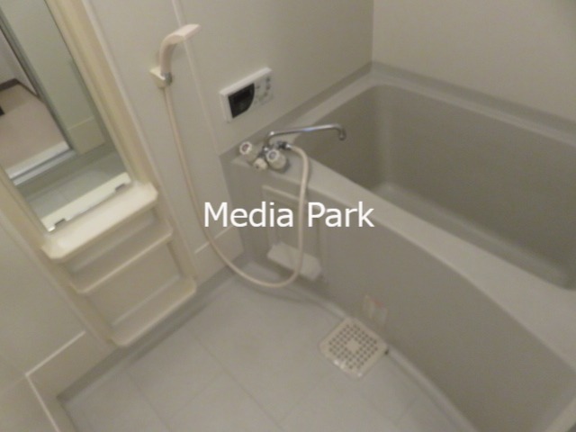 バス・シャワールーム　同物件別のお部屋の参考写真です。