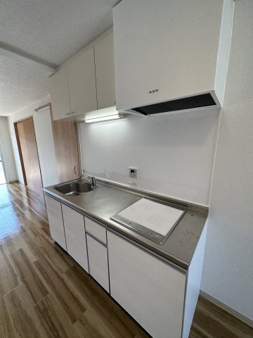 キッチン　※建物内別間取参考写真