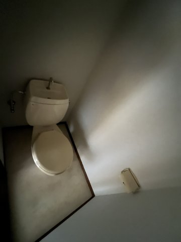 トイレ　同タイプのお部屋写真になります。