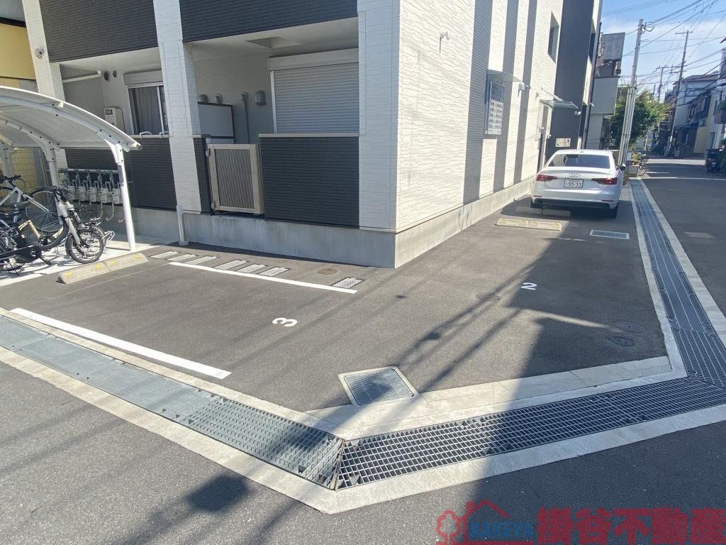 駐車場　駐車場