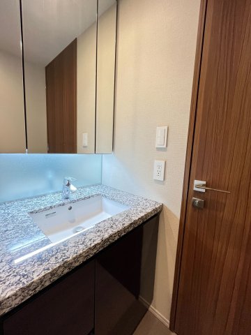 洗面設備　※別部屋参照写真