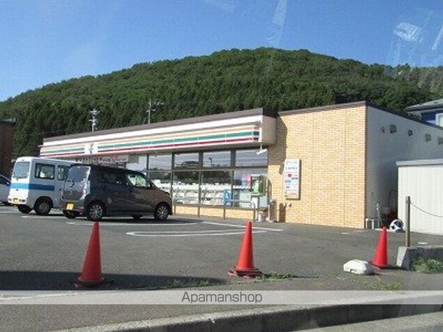 コンビニ　セブンイレブン（コンビニ）まで485m