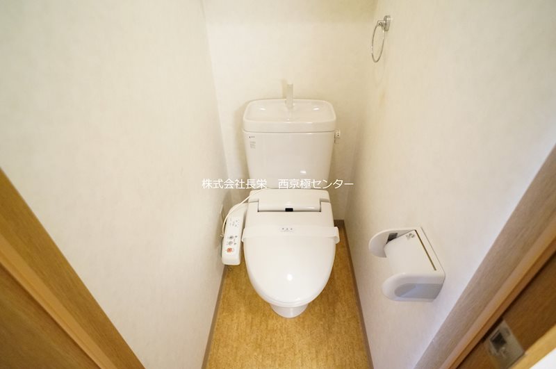 トイレ　※同タイプ203号室の写真です★（実際のお部屋とは異なります