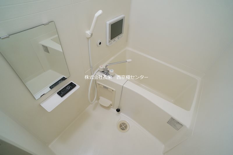 バス・シャワールーム　※同タイプ203号室の写真です★（実際のお部屋とは異なります