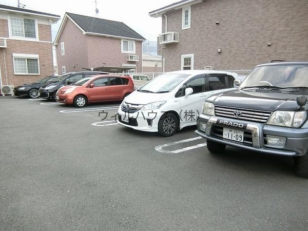 駐車場　敷地内駐車場！