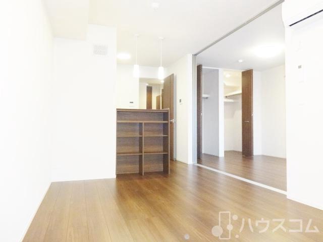居室・リビング　２部屋続きで開放感あります。