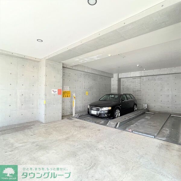 駐車場　駐車場
