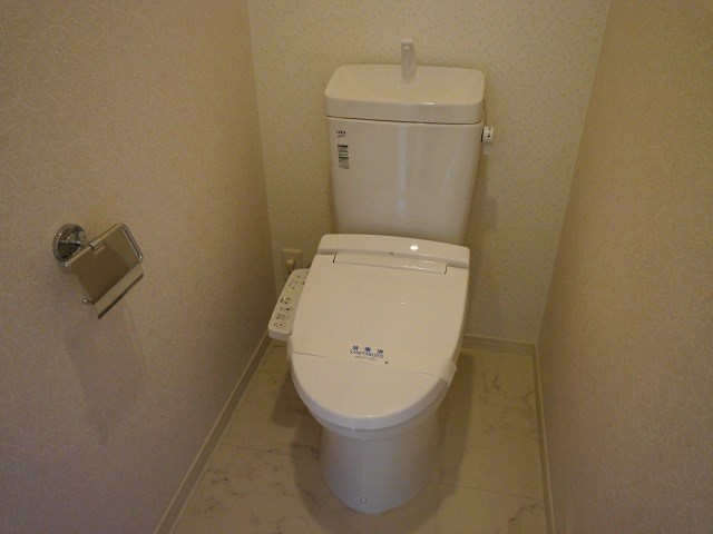 地下鉄空港線 大濠公園駅 徒歩17分 10階建 築13年のトイレ写真